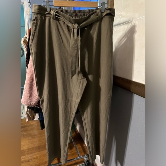 Nicole Miller xl slim leg hi-rise pant. Nwt. Elastic twist. Tie front - Picture 1 of 4